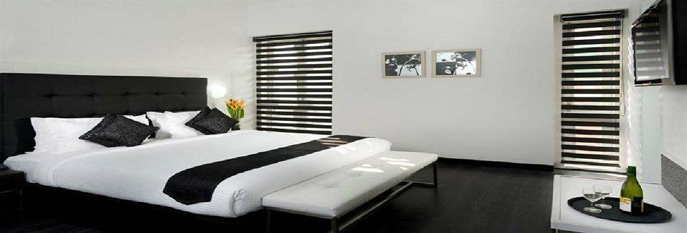 ซัปไฟร์สวีต Hotel โกลกาตา ภายนอก รูปภาพ