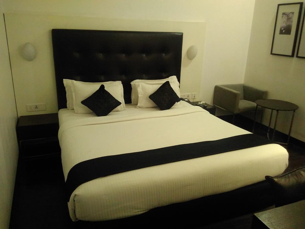 ซัปไฟร์สวีต Hotel โกลกาตา ภายนอก รูปภาพ