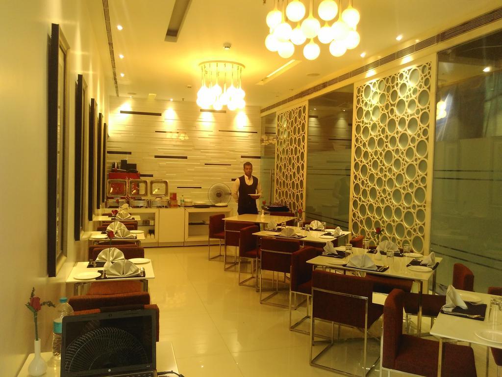 ซัปไฟร์สวีต Hotel โกลกาตา ภายนอก รูปภาพ